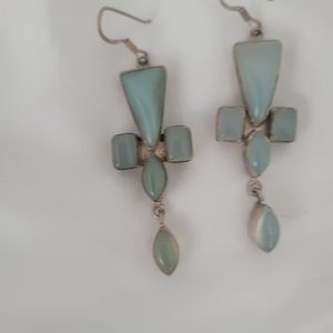 One pair of earrings